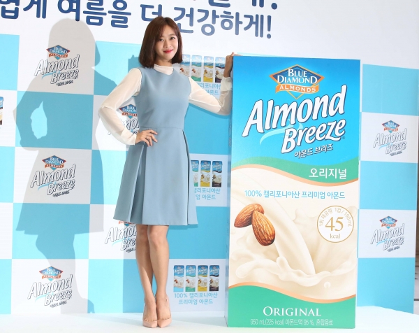 아몬드 브리즈, 모델 조보아와 ‘아몬드 브리즈 팝업 카페’ 오픈