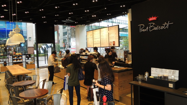 사진은 매일유업 자회사 엠즈씨드가 운영하는 커피전문점 ‘폴 바셋’ 홍대입구역점 모습. 제공 매일유업